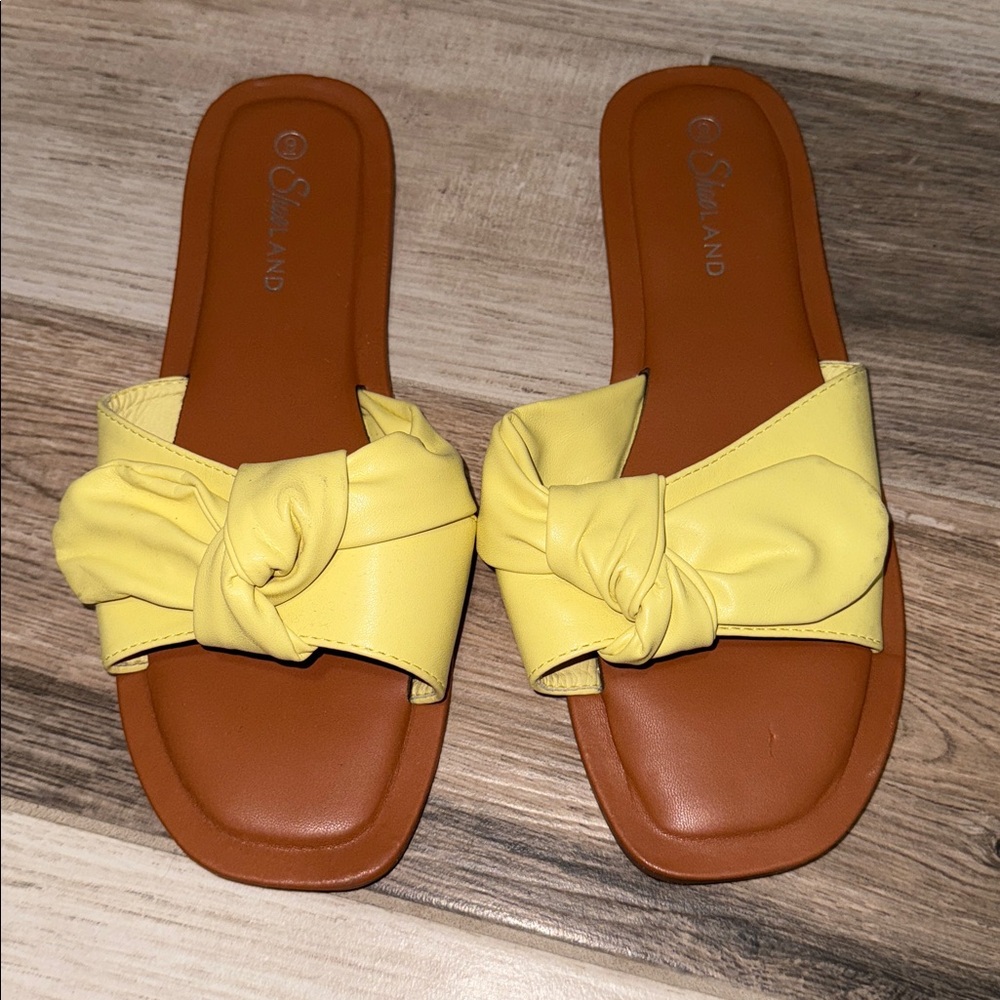 Chic Yellow Knot Sandals 9